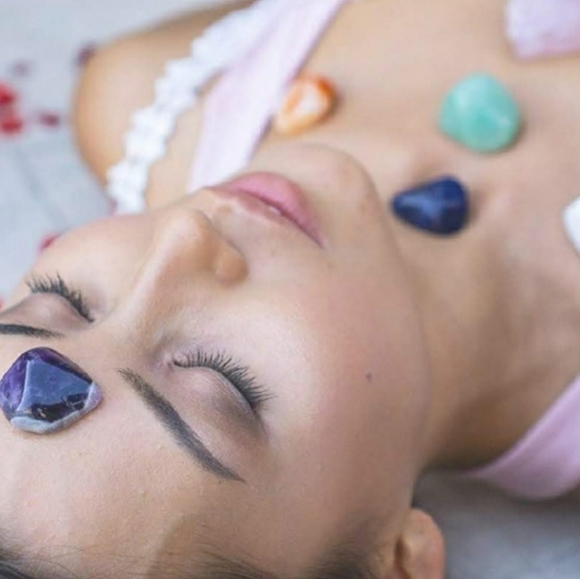 GIFT IDEA Crystals & Healing Stones in Wooden Box - Picture 6 of 7